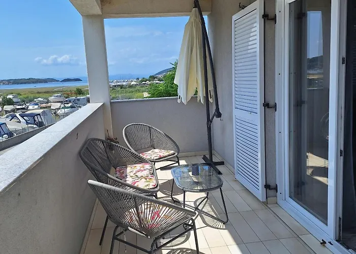 With Parking Space Supetarska Draga - Gornja, Rab - 22213 Apartament Rab Town